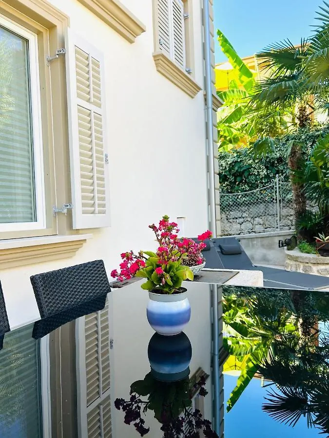 Villa Gianni - Lux Apt Vienna - 5 Stars Lovran Apartment